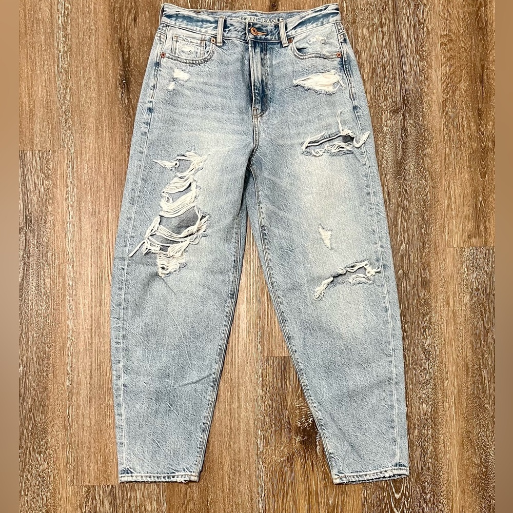 American Eagle Relaxed Mom Jean